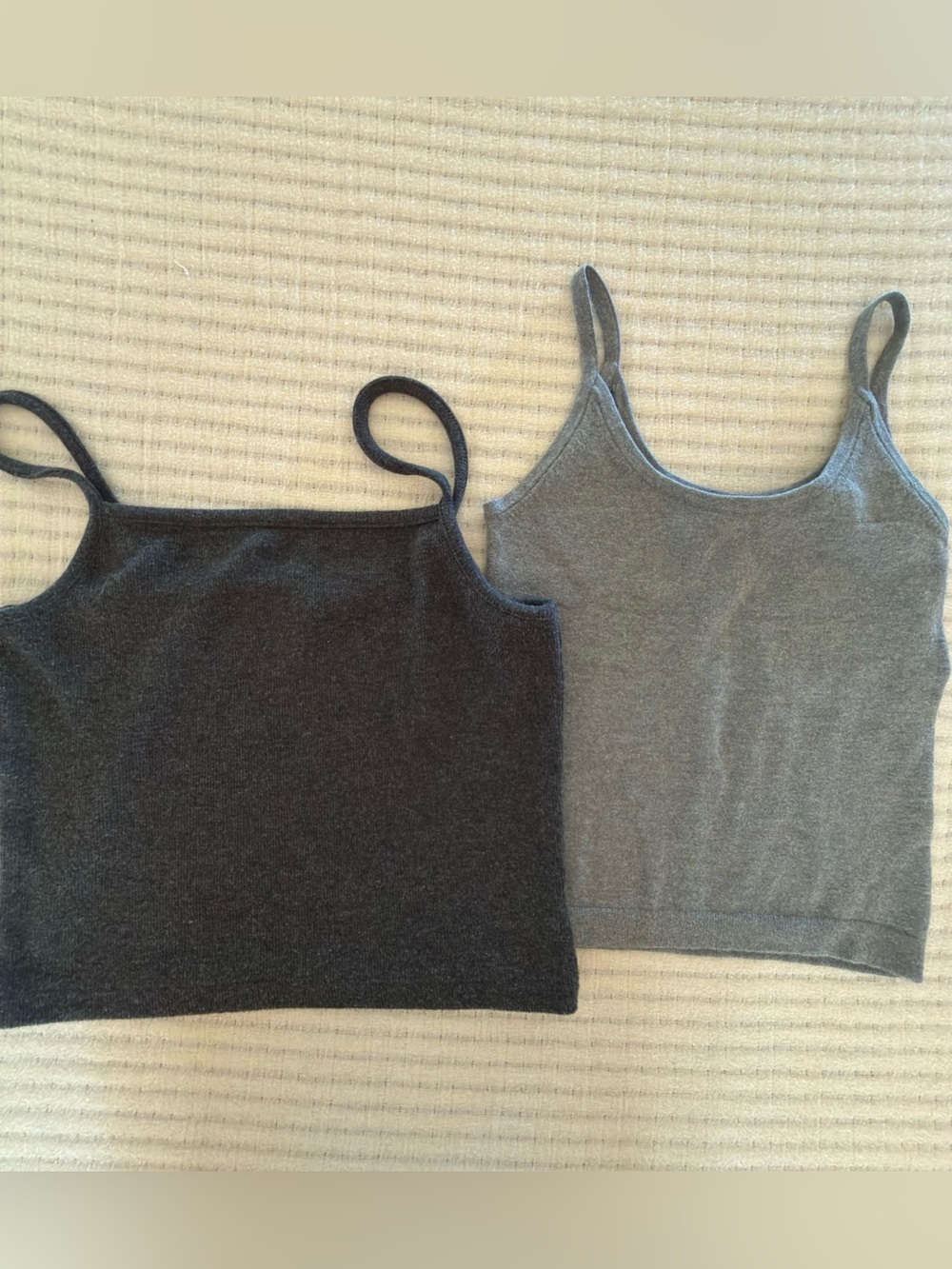 Bundle of 2 Cozy Essential Sweater Tank Tops: 
Madewell & Gap ☁️✨🖤